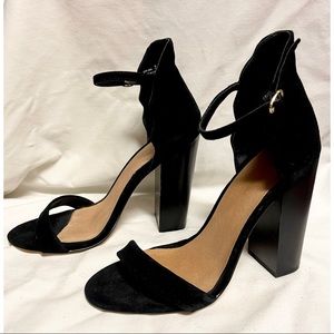 SAKS FIFTH AVENUE Black Scallop Edge Block Heel Sandals - 7.5